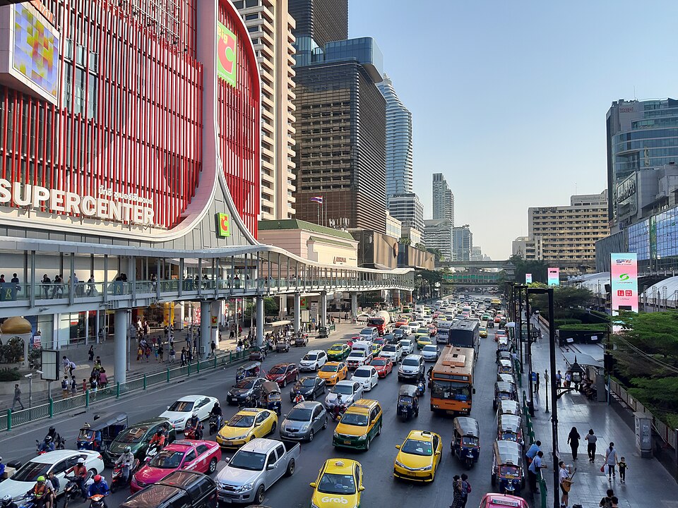Zdjęcie ilustracyjne: Traffic in rachaprasong.jpg
