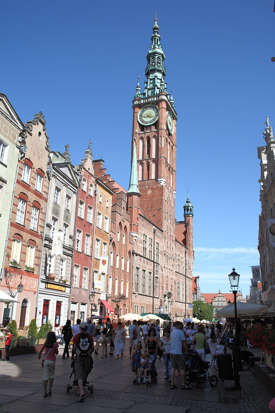 Zdjęcie ilustracyjne: Gdańsk Main Town Hall on Długa Street, Główne Miasto, Gdańsk, Poland - 20100708.jpg