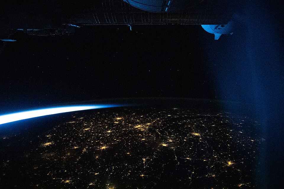 Zdjęcie ilustracyjne: ISS-65 Europe, city lights from space.jpg