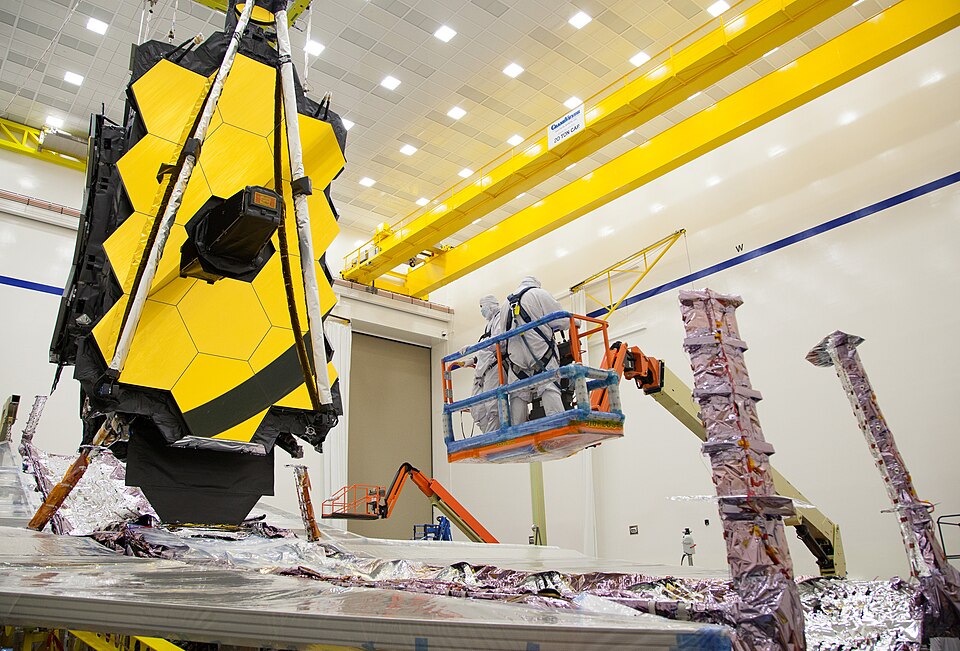 Zdjęcie ilustracyjne: Integration of the James Webb Space Telescope.jpg