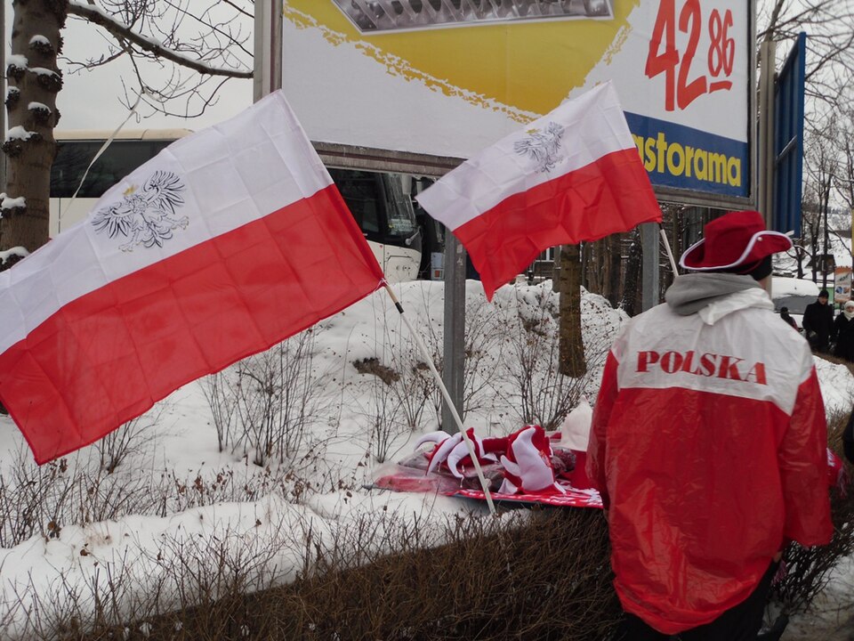 Zdjęcie ilustracyjne: Polish flag (5486865416).jpg