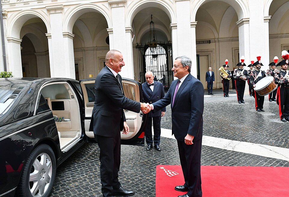 Zdjęcie ilustracyjne: Ilham Aliyev met with President of Council of Ministers of Italy Mario Draghi 01.jpg
