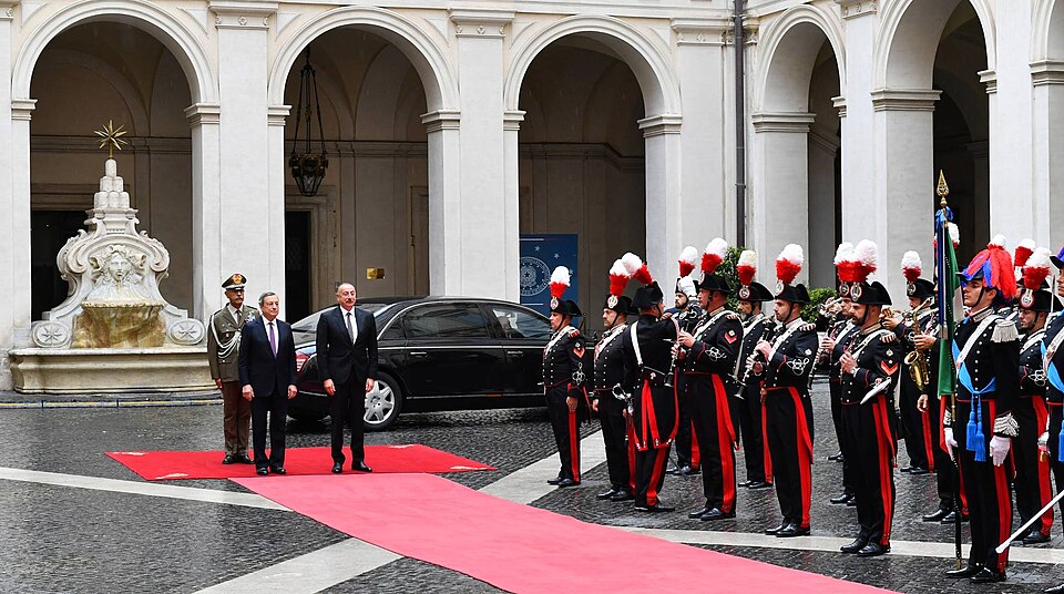 Zdjęcie ilustracyjne: Ilham Aliyev met with President of Council of Ministers of Italy Mario Draghi 02.jpg