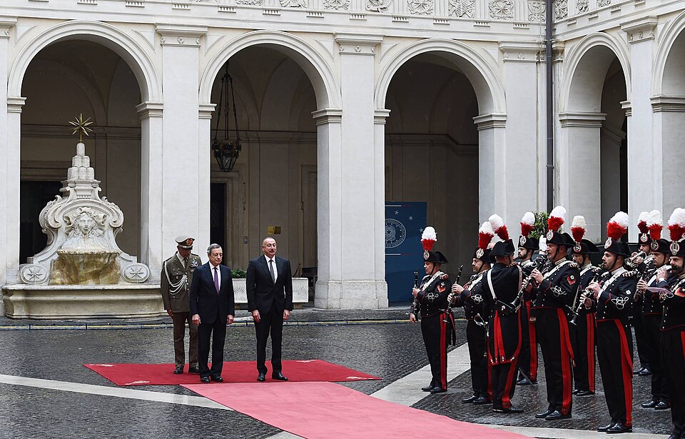 Zdjęcie ilustracyjne: Ilham Aliyev met with President of Council of Ministers of Italy Mario Draghi 03.jpg