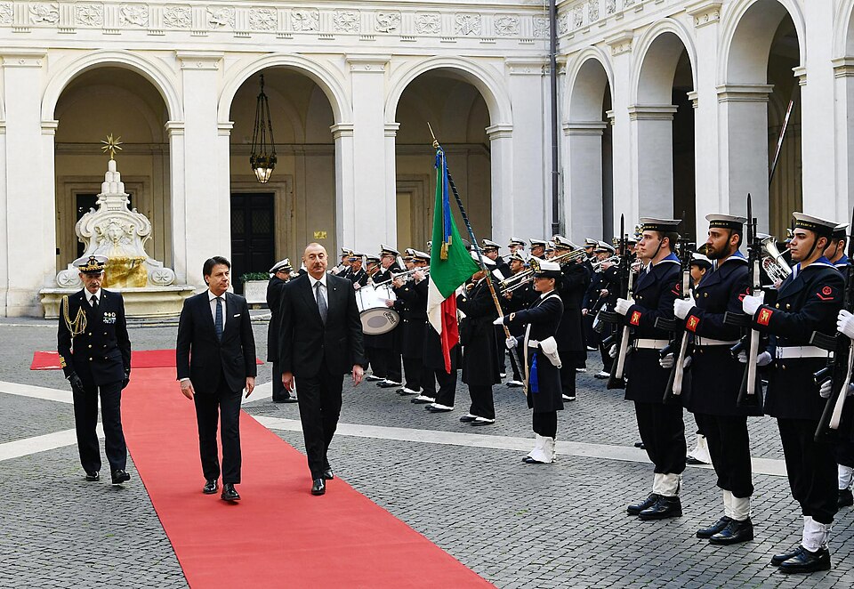 Zdjęcie ilustracyjne: Ilham Aliyev met with President of Council of Ministers of Italy Giuseppe Conte 08.jpg