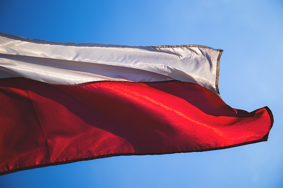 Zdjęcie ilustracyjne: Polish flag (28078895493).jpg