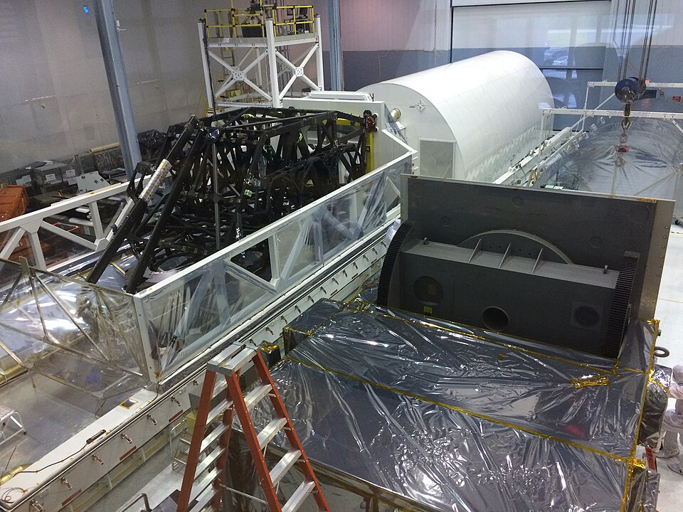 Zdjęcie ilustracyjne: James Webb Space Telescope Telescope Structure Arrival (21881139162).jpg