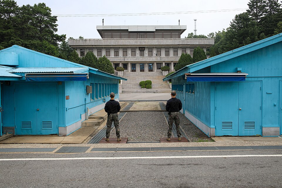 Zdjęcie ilustracyjne: United Nations Korean War Veterans Descendants Visit Joint Security Area - 52997668883.jpg