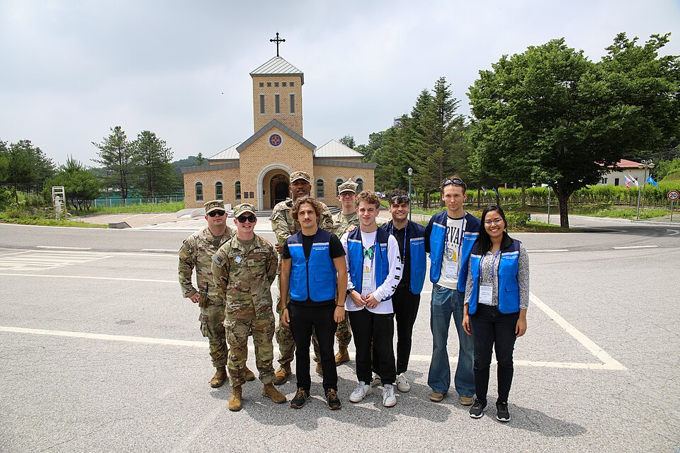 Zdjęcie ilustracyjne: United Nations Korean War Veterans Descendants Visit Joint Security Area - 52997201461.jpg