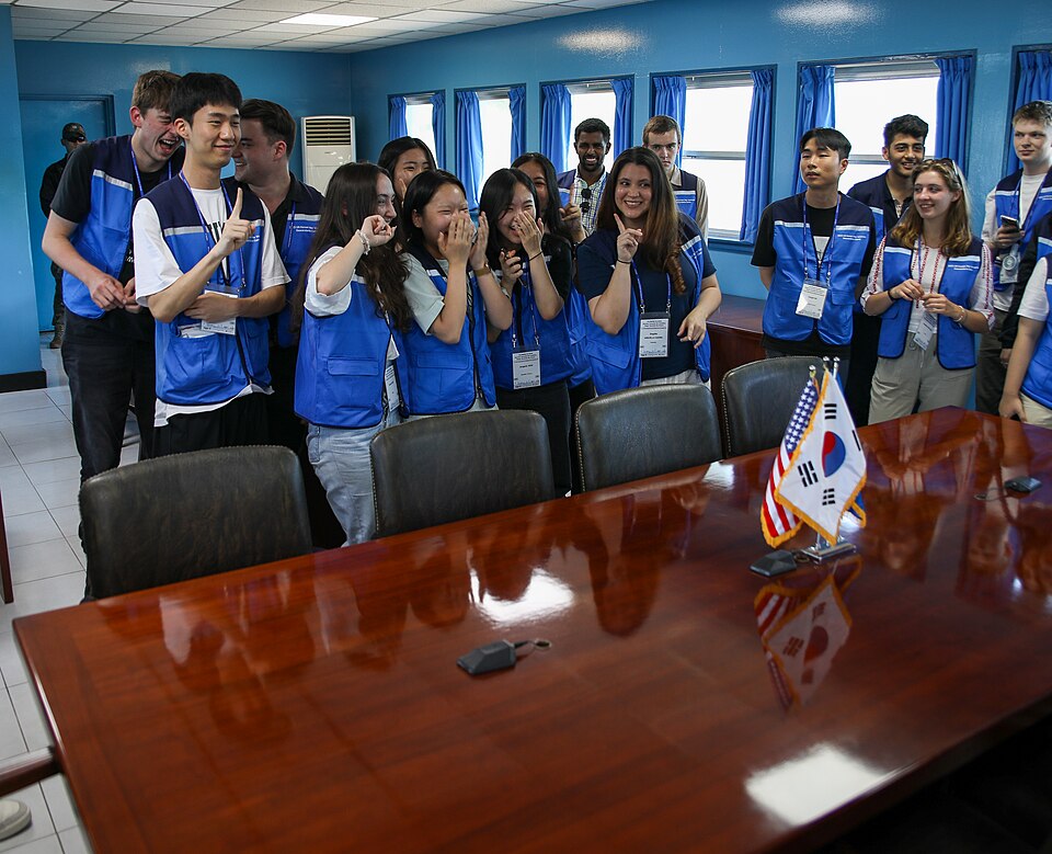 Zdjęcie ilustracyjne: United Nations Korean War Veterans Descendants Visit Joint Security Area - 52997666138.jpg