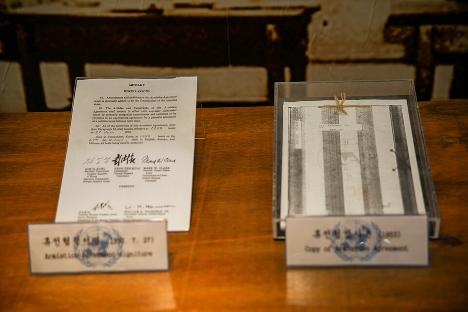 Zdjęcie ilustracyjne: United Nations Korean War Veterans Descendants Visit Joint Security Area - 52997665628.jpg