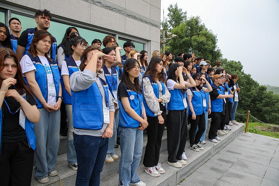 Zdjęcie ilustracyjne: United Nations Korean War Veterans Descendants Visit Joint Security Area - 52997198071.jpg
