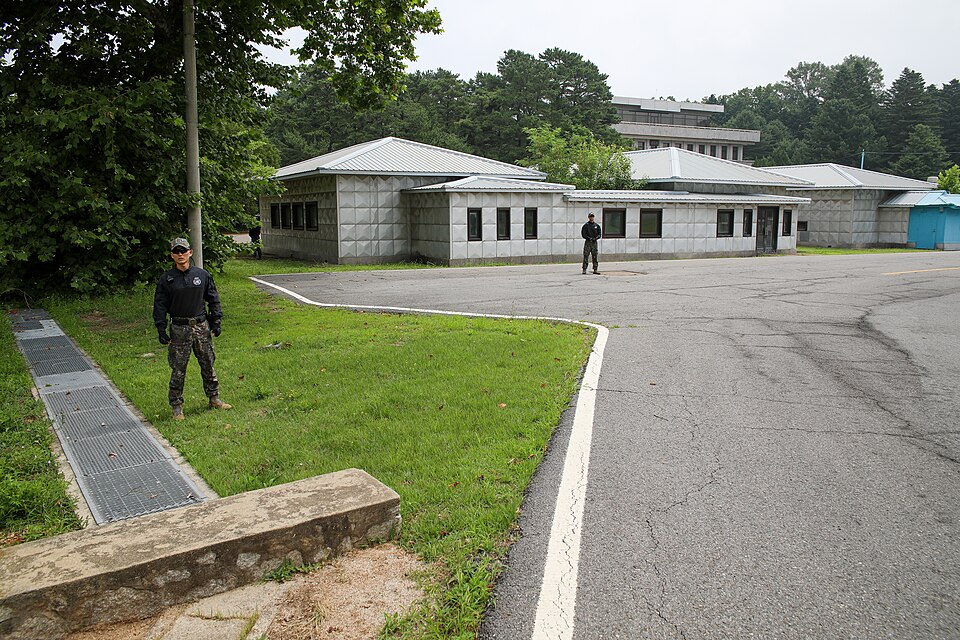 Zdjęcie ilustracyjne: United Nations Korean War Veterans Descendants Visit Joint Security Area - 52997198211.jpg