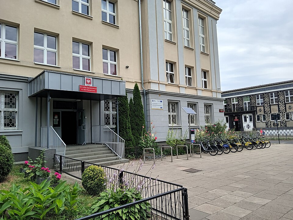 Zdjęcie ilustracyjne: XIII Lyceum them. Maria Piotrowiczowa in Łódż, Poland.jpg