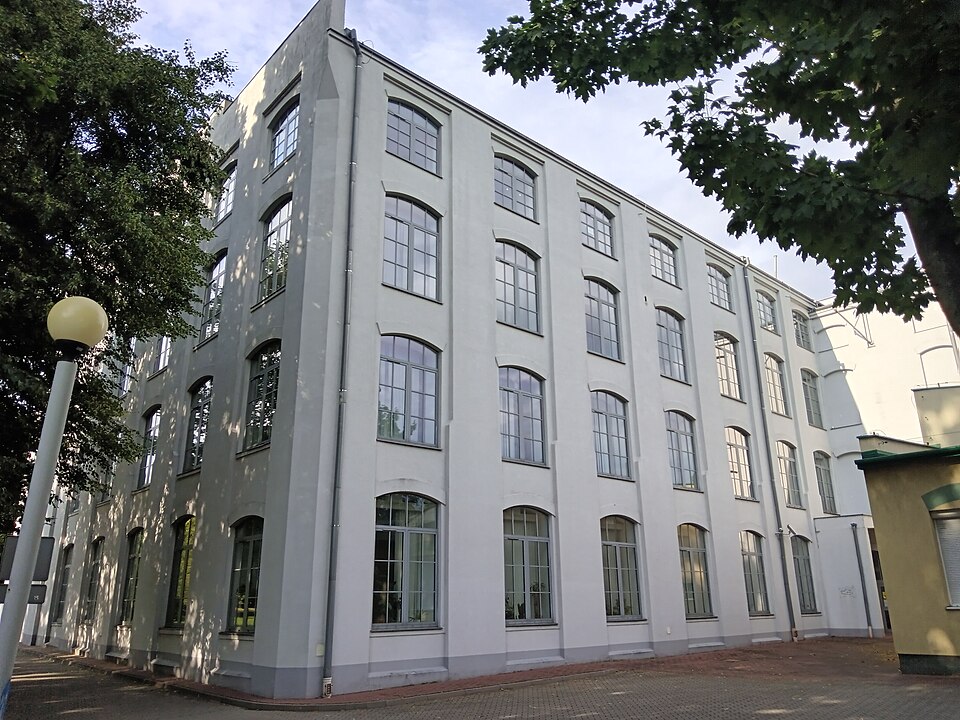 Zdjęcie ilustracyjne: Public Lyceum of the University of Łódź, back.jpg