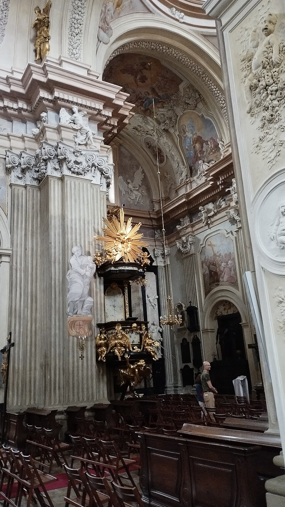 Zdjęcie ilustracyjne: St Anne, Krakow, Poland 18.jpg
