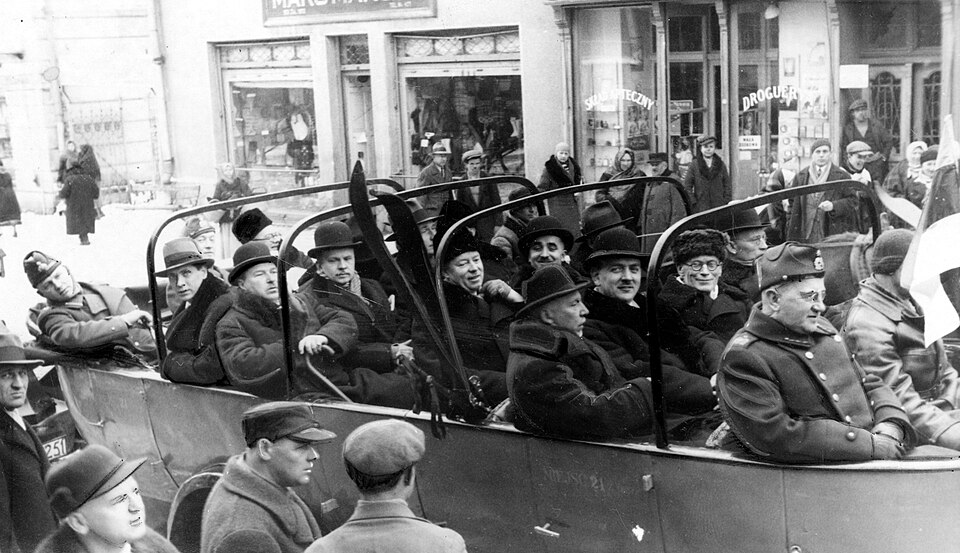 Zdjęcie ilustracyjne: Estonian delegation in Poland NAC 3 1 0 2 1160 180311.jpg