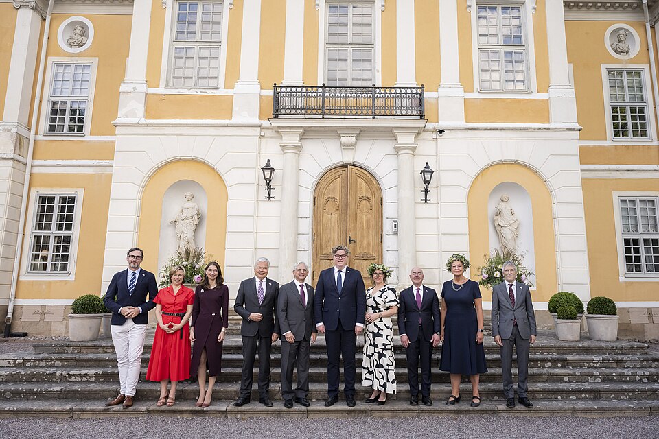 Zdjęcie ilustracyjne: U.S. Secretary of the Department of Homeland Security Secretary Alejandro Mayorkas travels to the United States-European Union Justice and Home Affairs Ministerial in Stockholm, Sweden on June 19, 2023 - 10.jpg