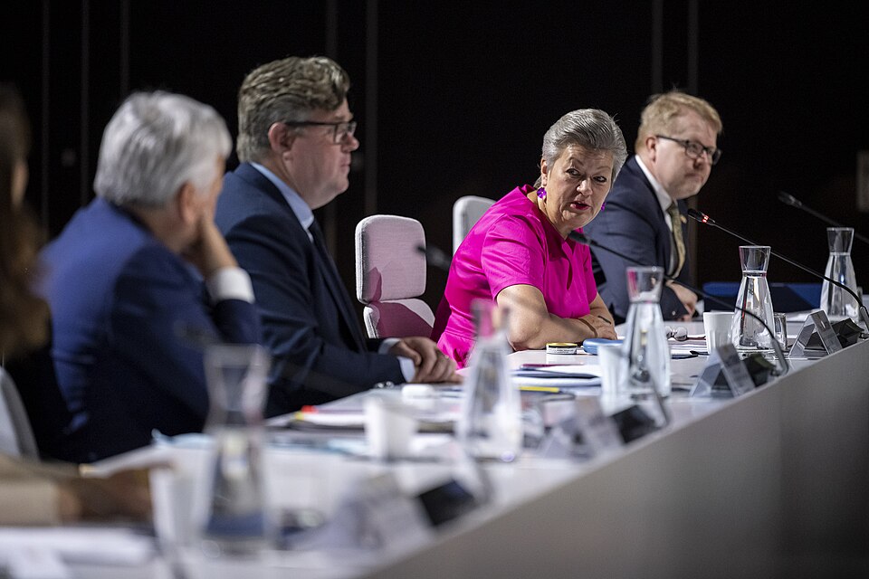 Zdjęcie ilustracyjne: U.S. Secretary of the Department of Homeland Security Secretary Alejandro Mayorkas travels to the United States-European Union Justice and Home Affairs Ministerial in Stockholm, Sweden on June 19, 2023 - 29.jpg