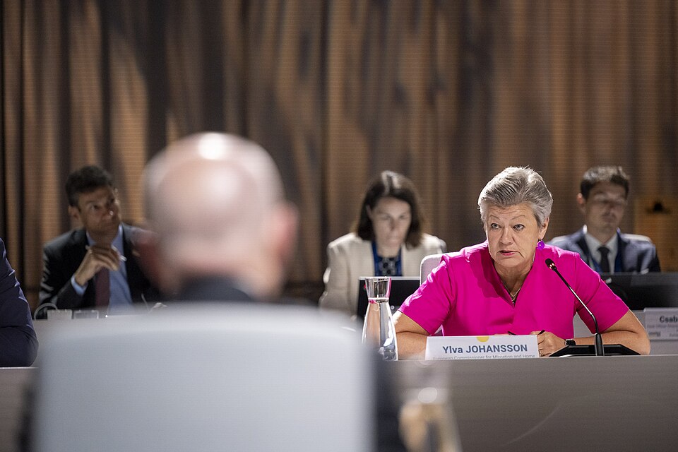 Zdjęcie ilustracyjne: U.S. Secretary of the Department of Homeland Security Secretary Alejandro Mayorkas travels to the United States-European Union Justice and Home Affairs Ministerial in Stockholm, Sweden on June 19, 2023 - 34.jpg