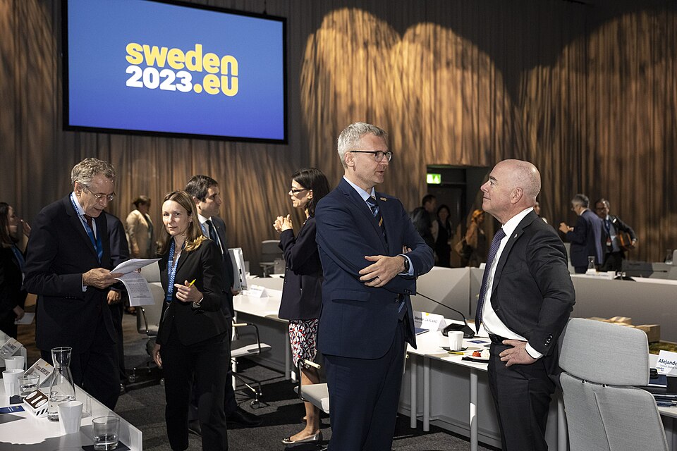 Zdjęcie ilustracyjne: U.S. Secretary of the Department of Homeland Security Secretary Alejandro Mayorkas travels to the United States-European Union Justice and Home Affairs Ministerial in Stockholm, Sweden on June 19, 2023 - 37.jpg