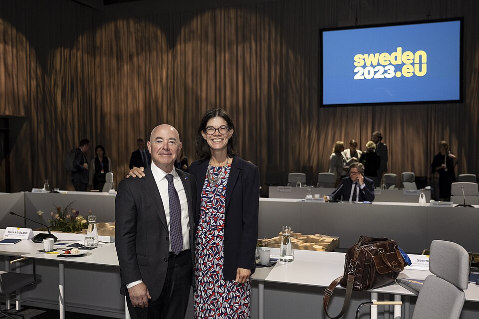 Zdjęcie ilustracyjne: U.S. Secretary of the Department of Homeland Security Secretary Alejandro Mayorkas travels to the United States-European Union Justice and Home Affairs Ministerial in Stockholm, Sweden on June 19, 2023 - 38.jpg