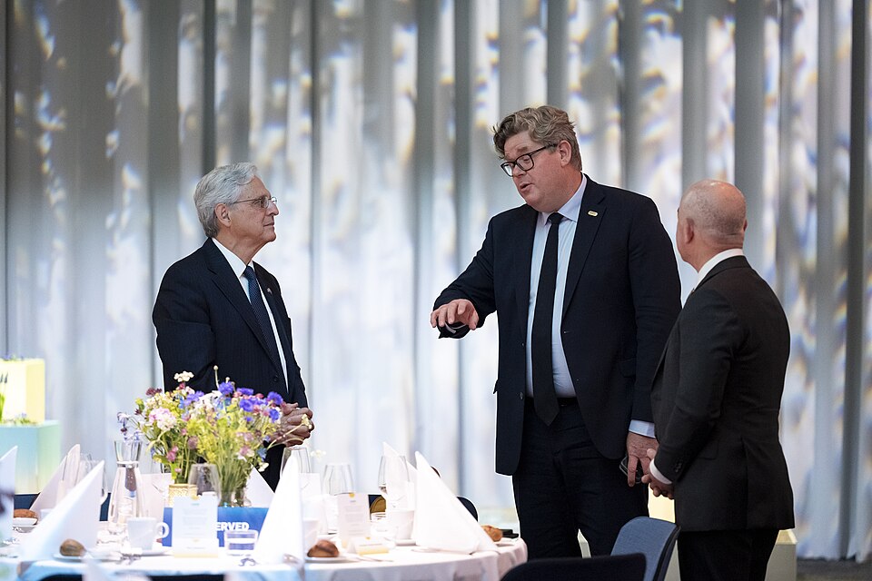Zdjęcie ilustracyjne: U.S. Secretary of the Department of Homeland Security Secretary Alejandro Mayorkas travels to the United States-European Union Justice and Home Affairs Ministerial in Stockholm, Sweden on June 19, 2023 - 39.jpg