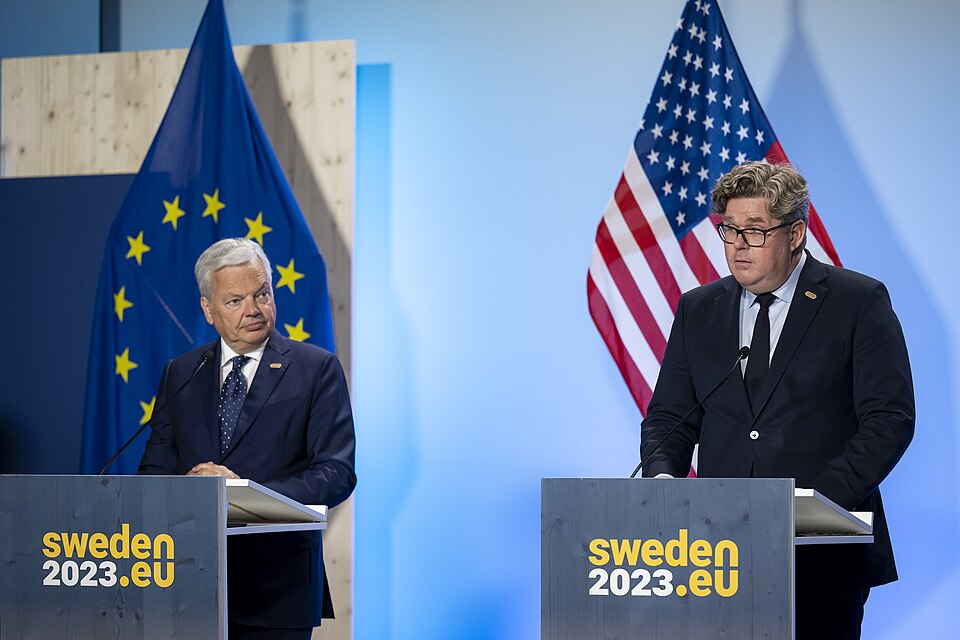 Zdjęcie ilustracyjne: U.S. Secretary of the Department of Homeland Security Secretary Alejandro Mayorkas travels to the United States-European Union Justice and Home Affairs Ministerial in Stockholm, Sweden on June 19, 2023 - 42.jpg