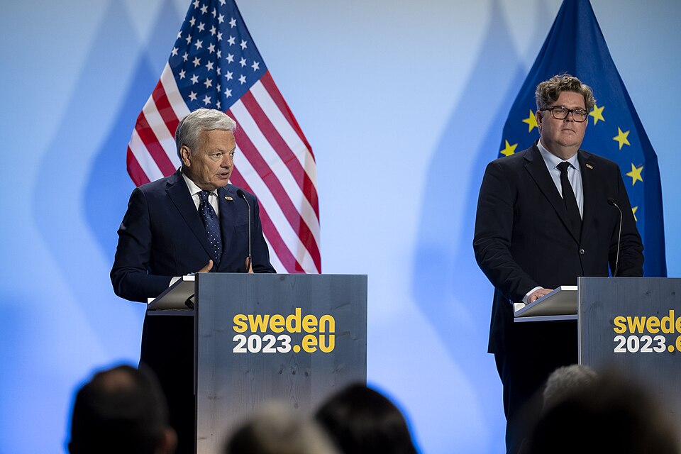 Zdjęcie ilustracyjne: U.S. Secretary of the Department of Homeland Security Secretary Alejandro Mayorkas travels to the United States-European Union Justice and Home Affairs Ministerial in Stockholm, Sweden on June 19, 2023 - 44.jpg