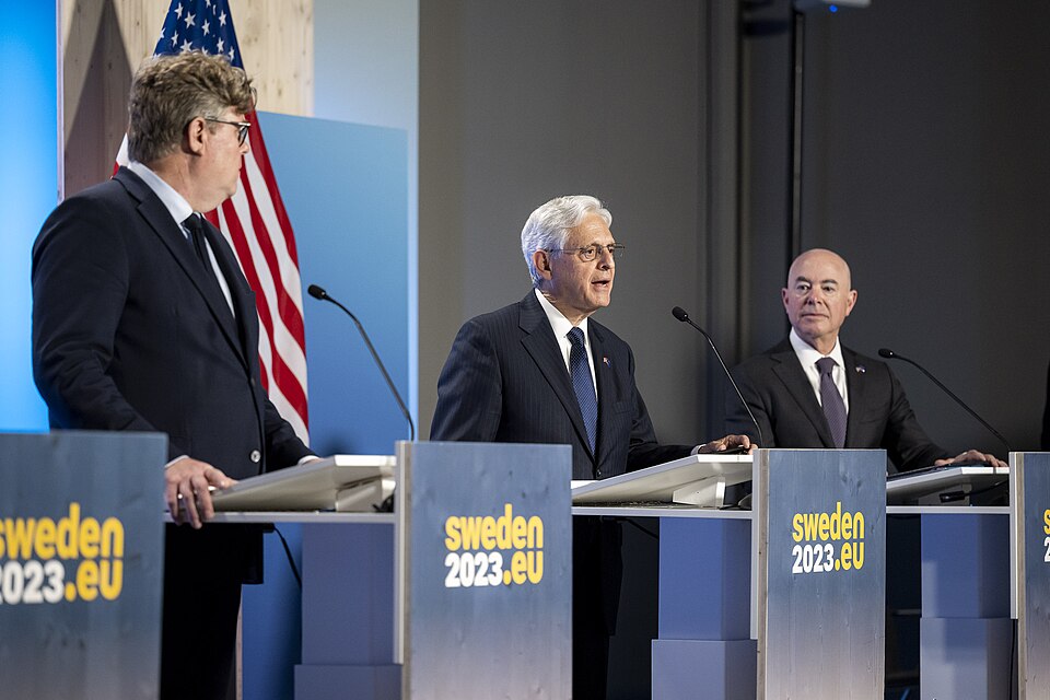 Zdjęcie ilustracyjne: U.S. Secretary of the Department of Homeland Security Secretary Alejandro Mayorkas travels to the United States-European Union Justice and Home Affairs Ministerial in Stockholm, Sweden on June 19, 2023 - 51.jpg