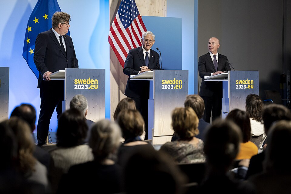 Zdjęcie ilustracyjne: U.S. Secretary of the Department of Homeland Security Secretary Alejandro Mayorkas travels to the United States-European Union Justice and Home Affairs Ministerial in Stockholm, Sweden on June 19, 2023 - 55.jpg