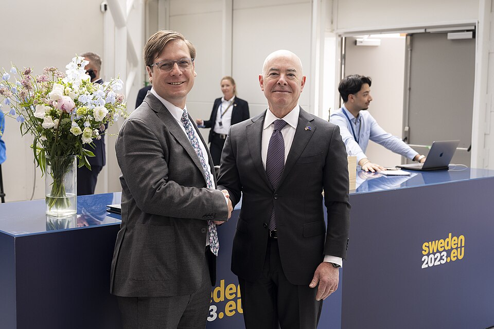 Zdjęcie ilustracyjne: U.S. Secretary of the Department of Homeland Security Secretary Alejandro Mayorkas travels to the United States-European Union Justice and Home Affairs Ministerial in Stockholm, Sweden on June 19, 2023 - 56.jpg