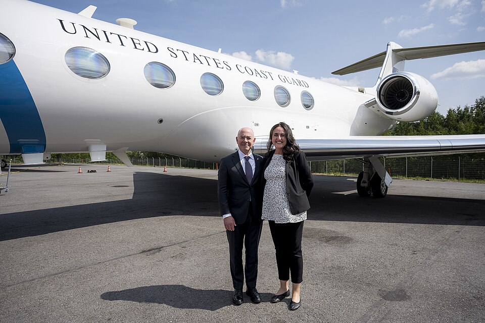 Zdjęcie ilustracyjne: U.S. Secretary of the Department of Homeland Security Secretary Alejandro Mayorkas travels to the United States-European Union Justice and Home Affairs Ministerial in Stockholm, Sweden on June 19, 2023 - 62.jpg