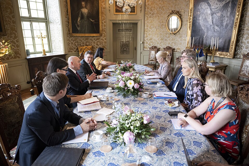 Zdjęcie ilustracyjne: U.S. Secretary of the Department of Homeland Security Secretary Alejandro Mayorkas travels to the United States-European Union Justice and Home Affairs Ministerial in Stockholm, Sweden on June 19, 2023 - 66.jpg