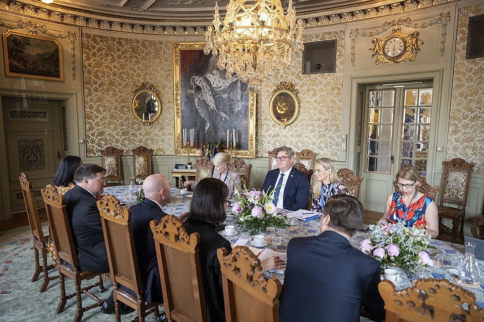 Zdjęcie ilustracyjne: U.S. Secretary of the Department of Homeland Security Secretary Alejandro Mayorkas travels to the United States-European Union Justice and Home Affairs Ministerial in Stockholm, Sweden on June 19, 2023 - 67.jpg