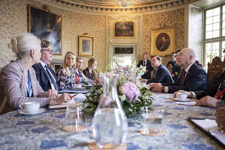 Zdjęcie ilustracyjne: U.S. Secretary of the Department of Homeland Security Secretary Alejandro Mayorkas travels to the United States-European Union Justice and Home Affairs Ministerial in Stockholm, Sweden on June 19, 2023 - 68.jpg
