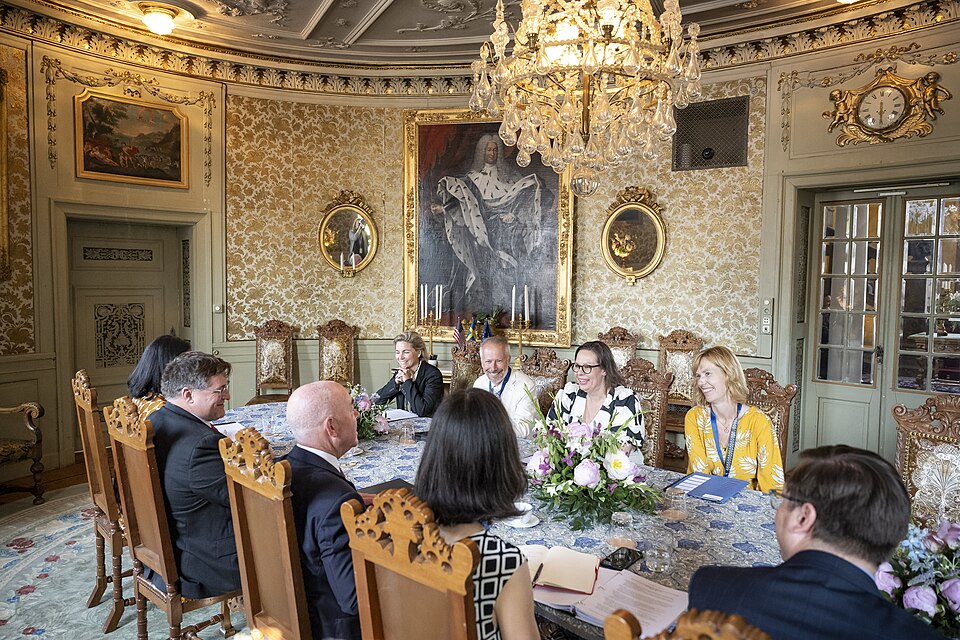 Zdjęcie ilustracyjne: U.S. Secretary of the Department of Homeland Security Secretary Alejandro Mayorkas travels to the United States-European Union Justice and Home Affairs Ministerial in Stockholm, Sweden on June 19, 2023 - 75.jpg