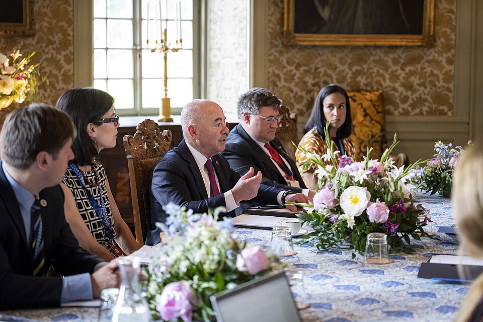 Zdjęcie ilustracyjne: U.S. Secretary of the Department of Homeland Security Secretary Alejandro Mayorkas travels to the United States-European Union Justice and Home Affairs Ministerial in Stockholm, Sweden on June 19, 2023 - 80.jpg