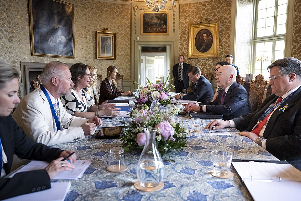 Zdjęcie ilustracyjne: U.S. Secretary of the Department of Homeland Security Secretary Alejandro Mayorkas travels to the United States-European Union Justice and Home Affairs Ministerial in Stockholm, Sweden on June 19, 2023 - 78.jpg