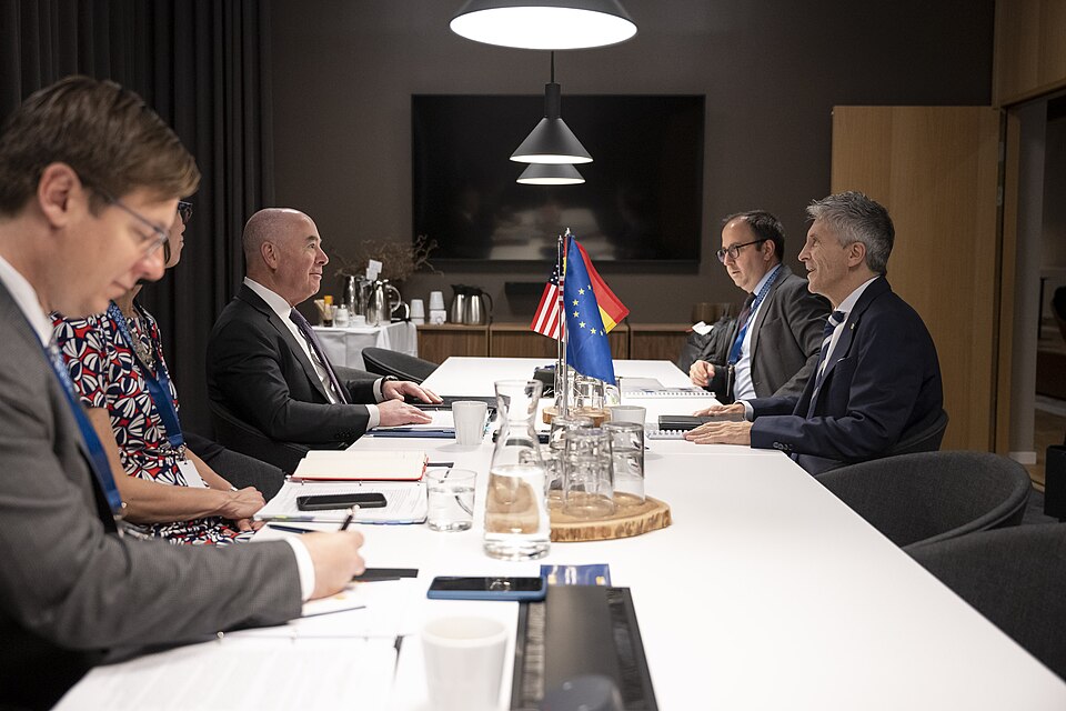 Zdjęcie ilustracyjne: U.S. Secretary of the Department of Homeland Security Secretary Alejandro Mayorkas travels to the United States-European Union Justice and Home Affairs Ministerial in Stockholm, Sweden on June 19, 2023 - 88.jpg