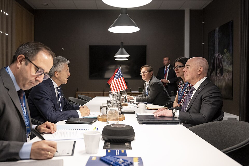 Zdjęcie ilustracyjne: U.S. Secretary of the Department of Homeland Security Secretary Alejandro Mayorkas travels to the United States-European Union Justice and Home Affairs Ministerial in Stockholm, Sweden on June 19, 2023 - 90.jpg