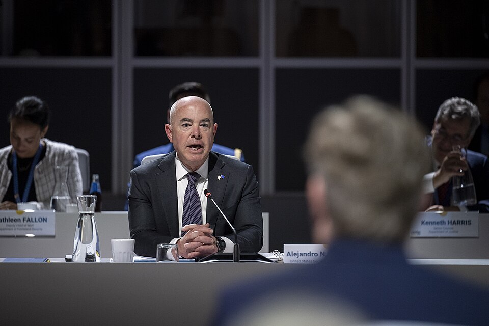 Zdjęcie ilustracyjne: U.S. Secretary of the Department of Homeland Security Secretary Alejandro Mayorkas travels to the United States-European Union Justice and Home Affairs Ministerial in Stockholm, Sweden on June 19, 2023 - 101.jpg