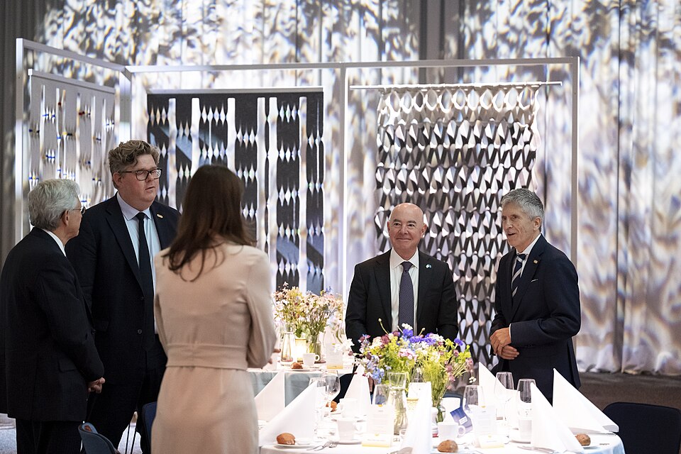 Zdjęcie ilustracyjne: U.S. Secretary of the Department of Homeland Security Secretary Alejandro Mayorkas travels to the United States-European Union Justice and Home Affairs Ministerial in Stockholm, Sweden on June 19, 2023 - 116.jpg