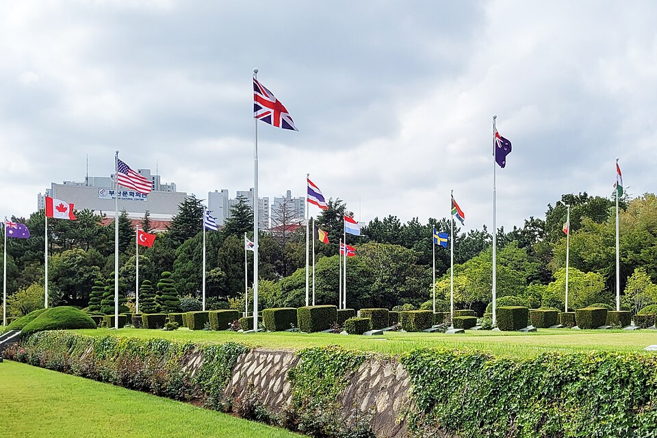 Zdjęcie ilustracyjne: United Nations Memorial Cemetery 04.jpg
