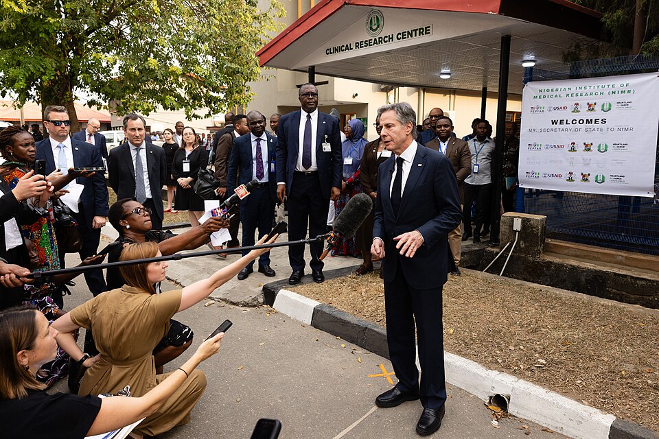 Zdjęcie ilustracyjne: Secretary Blinken Visits Nigerian Institute of Medical Research - 53485611775.jpg
