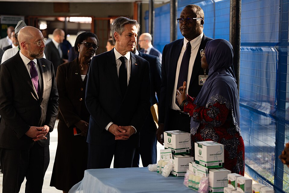 Zdjęcie ilustracyjne: Secretary Blinken Visits Nigerian Institute of Medical Research - 53485341393.jpg