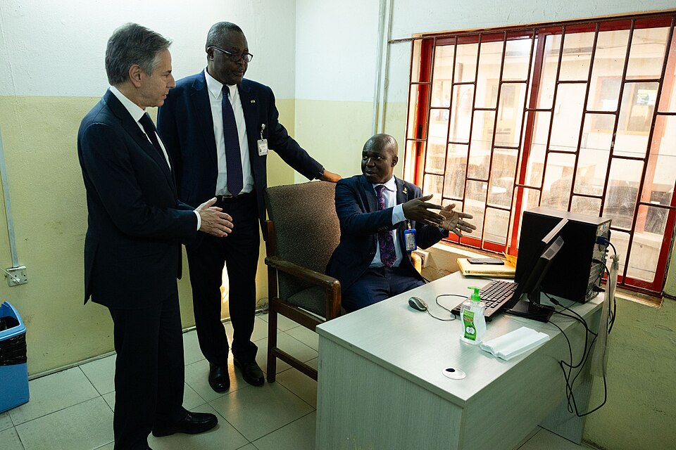 Zdjęcie ilustracyjne: Secretary Blinken Visits Nigerian Institute of Medical Research - 53485611770.jpg