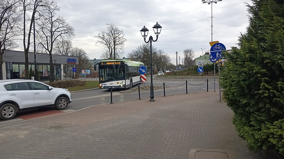 Zdjęcie ilustracyjne: New type of city street lamp 2024. Saint Anthony Street in Tomaszów Mazowiecki, Poland.jpg