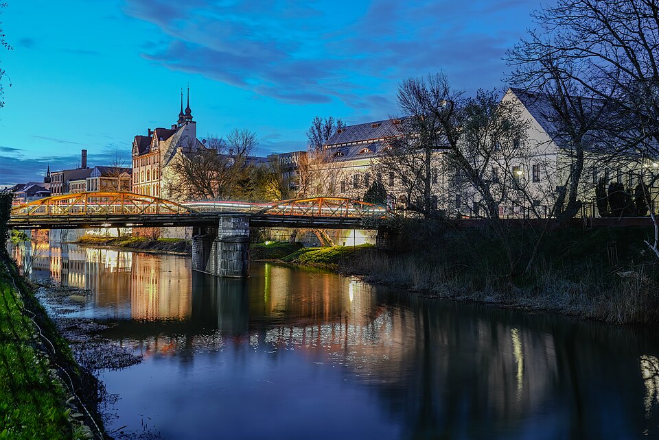Zdjęcie ilustracyjne: Bridge on Zamkowa Street over the Młynówka Canal, Opole, Poland, March 2024, KP.jpg