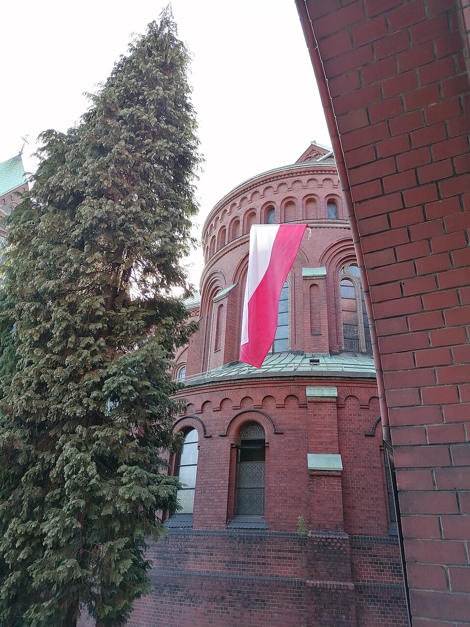 Zdjęcie ilustracyjne: 20240504 Polish flag Panewniki Katowice Poland 02.jpg